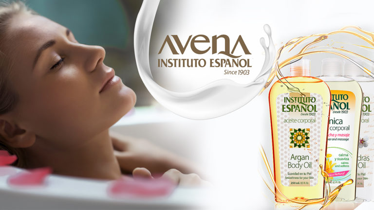 chica en bañera con aceite corporal
