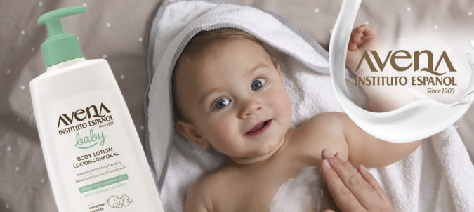 apply lotion on babies